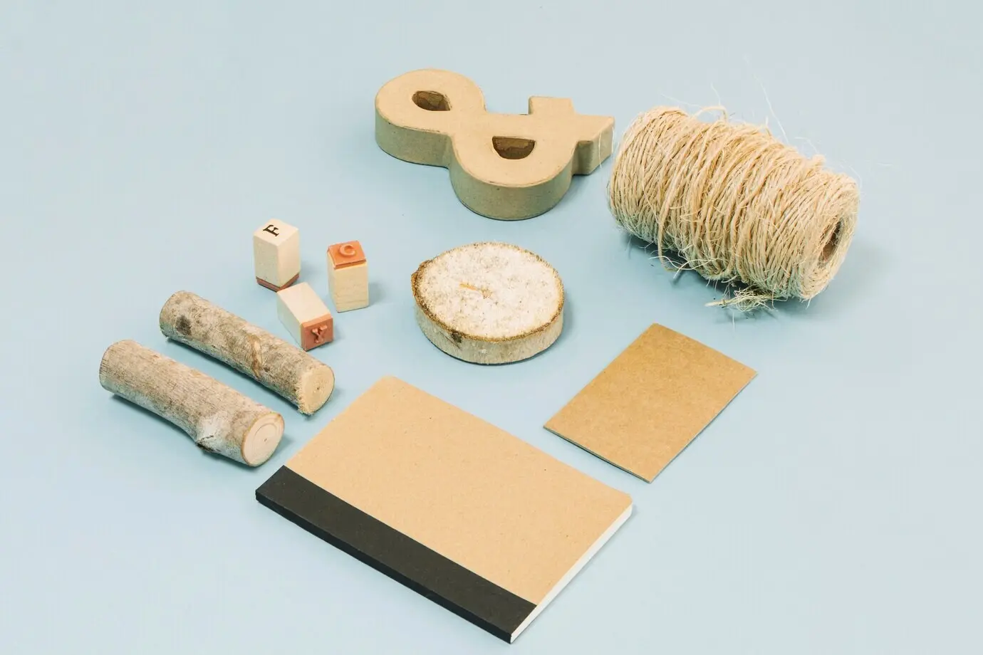 Notizbuch und Bastelbedarf